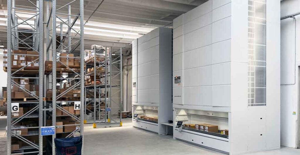 Clever: Interno magazzino logistico - Opta